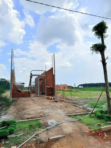 Làm ăn thua lỗ cần ra gấp lô 250m2 ngay Lê Duẩn, cách Becamex chỉ 4p' nằm ngây trung tâm Chơn Thành