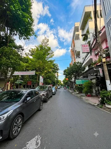 BÁN NHÀ MẶT TIỀN KINH DOANH LÊ VĂN HUÂN – 5 TẦNG – ĐỐI DIỆN CÔNG VIÊN – GẦN GA T3 – GIÁ 16,3 TỶ