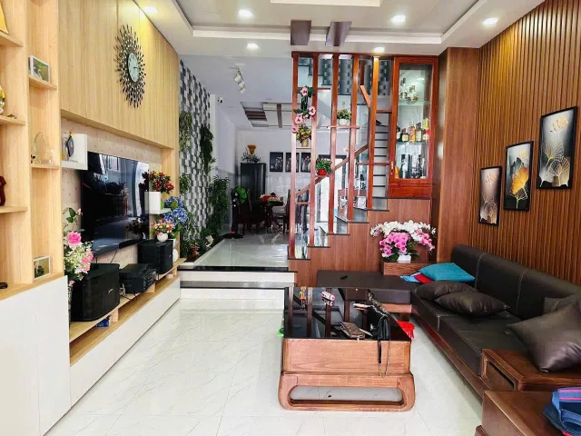 Bán Nhà riêng 80m2 có sẵn 80 m2 thổ cư giá 8 tỷ tại Đường T8 Phường Phước Long Thành phố Nha Trang Khánh Hòa