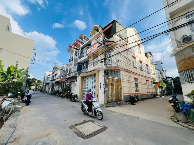 Nhà 3 Tầng Góc 2MT Đường OTO 6M_Phước LOng B_Quận 9_Ngang Gần 5M_Dọn vào ở Ngay