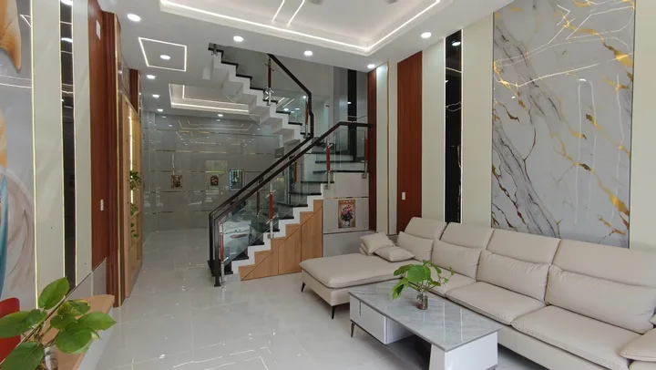 BÁN NHÀ GẦN ĐẠI HỌC CÔNG THƯƠNG TP.HCM – 50M², 4 TẦNG, 4PN – GIÁ 6.3 TỶ