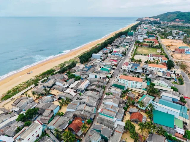 VÀI BƯỚC CHẬN CHẠM BIỂN HOÀI HẢI, 5 PHÚT TỚI KDL MŨI GÀNH - BÃI CON, 275M2, FULL THỔ, GIÁ ĐẦU TƯ CHỈ 1,X TỶ