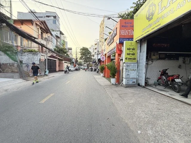 🔥 800M² ĐẤT MẶT TIỀN TRẦN BÌNH TRỌNG – 2 MẶT TIỀN – 50 PHÒNG TRỌ – DÒNG TIỀN GẦN 200TR/THÁNG – GIÁ 102 TỶ 🔥