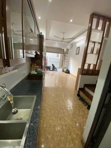 Cho thuê nhà Nguyễn Khang, Cầu Giấy 50m x 5T (6 ngủ) FULL ĐỒ giá 15 triệu