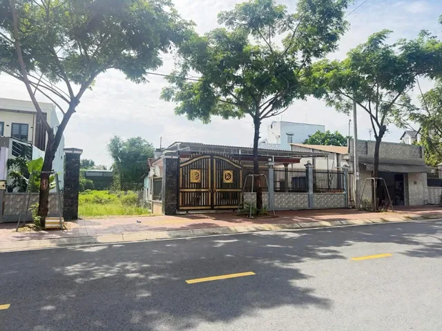 Bán Đất xây biệt thự nhà vườn Vip đẹp mt kinh daong Bùi Ngọc Thu-Tương Bình Hiệp cũ với 17,3m mặt tiền 723.8m2 có sẵn 160 m2 thổ cư giá 10 tỷ tại Đường Bùi Ngọc Thu Phường Tương Bình Hiệp Thành phố Thủ Dầu Một Bình Dương