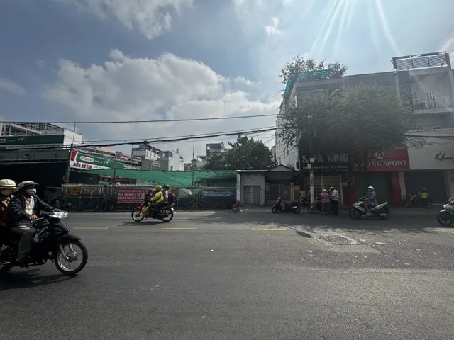 CHDV sổ A4 mặt tiền Lê Quang Định, P.14, Bình Thạnh, 5.1x46m, đất, chỉ 43 tỷ