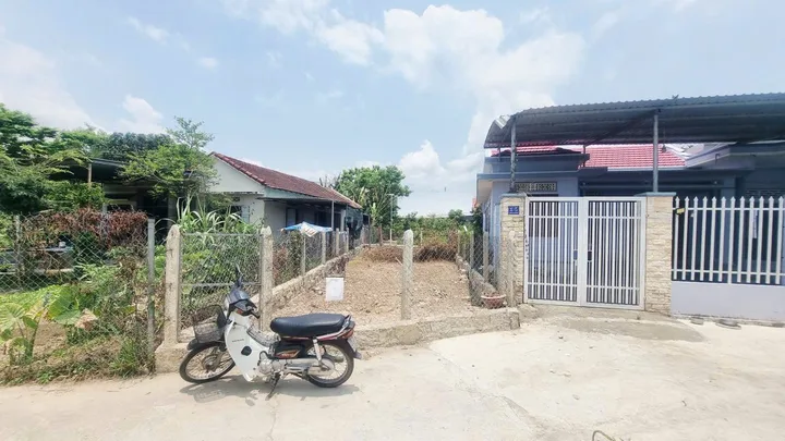 BÁN ĐẤT HẺM Ô TÔ 247 ĐƯỜNG CẦU DỨA PHÚ NÔNG - VĨNH NGỌC. DT 108.7M2. GIÁ 2.7 TỶ