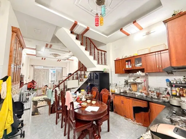 NHÀ KẾ NGUYỄN THỊ BÚP CHỢ HẠT ĐIỀU 3 TẦNG BTCT 4PN Ô TÔ ĐỖ CỬA 4.95 TỶ