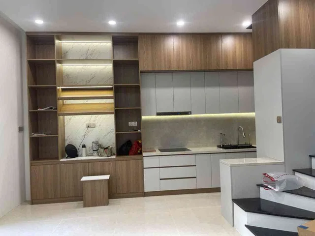 NHÀ ĐẸP Q10 - 3 TANG ĐÚC - CÁCH MẶT TIỀN CMT8 30M - NGANG GẦN 6M.