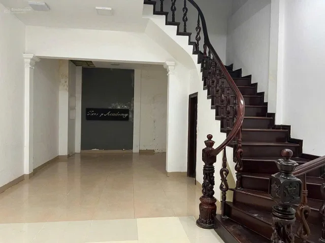 Cho thuê nhà Trung Kính, Cầu Giấy 55m x 5T (7 phòng), đường 11M giá 30 triệu