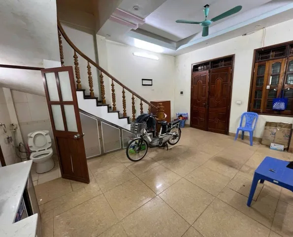 Cho thuê nhà Tam Khương, Khương Thượng, Đống Đa 30m x 6T(4 ngủ) giá 14 triệu