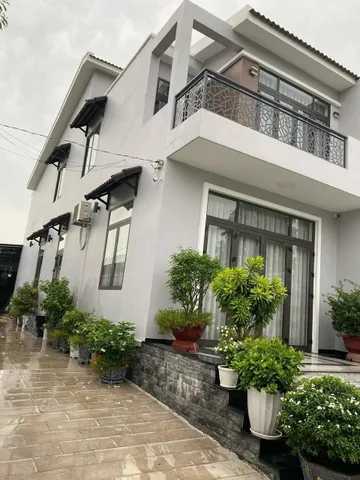 Bán 2 căn nhà 2 mặt tiền Quốc Lộ 51 và mặt sau mặt hẻm thông DT: 1042m2 có sẵn 200 m2 thổ cư gần ngay sân bay Long Thành đang có hợp đồng thuê bán giá 19 tỷ tại Xã Long Phước Huyện Long Thành Đồng Nai