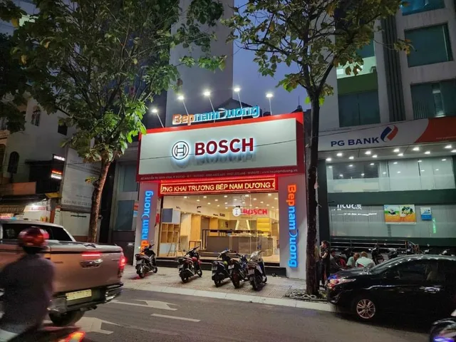 Cho thuê MT: 8m DT: gần 90m2 phố Trần Nguyên Hãn nhận diện tốt, vỉa hè rộng.