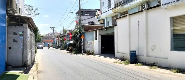 VŨNG VIỆT P.DĨ AN - NHÀ MỚI 123M2 NỞ HẬU, ĐƯỜNG 8M SÂN 2 Ô TÔ - 5,5 TỶ