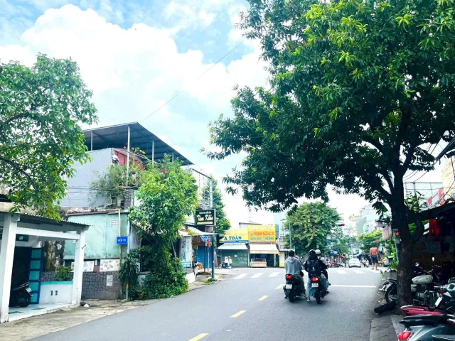 GIẢM 300 TRIỆU- SỞ HỮU LÔ ĐẤT DT 160M2 ( NGANG 6M) LINH TÂY, TP. THỦ ĐỨC - CÁCH PHẠM VĂN ĐỒNG 100M , VÀ ĐẠI HỌC CẢNH SÁT CHỈ VÀI PHÚT. (GIÁ 8,9 TỶ )TL Tốt