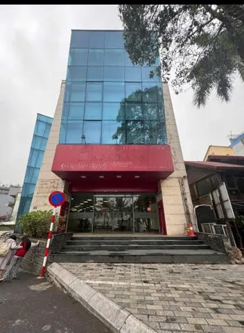 Cần cho thuê tòa nhà phố căn góc 2 mặt tiền phố Lạc Long Quân veiw Hồ Tây, Hà Nội.