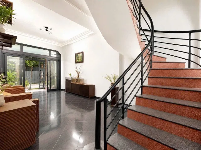 Bán nhà đẹp đường 10m Đặng Thuỳ Trâm, P13 Bình Thạnh. DT 5mx11m - 3 tầng. Sổ hoàn công. Giá 9.8 tỷ