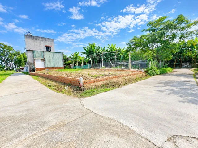 Bán Đất 130m2 lô góc giá 850 triệu