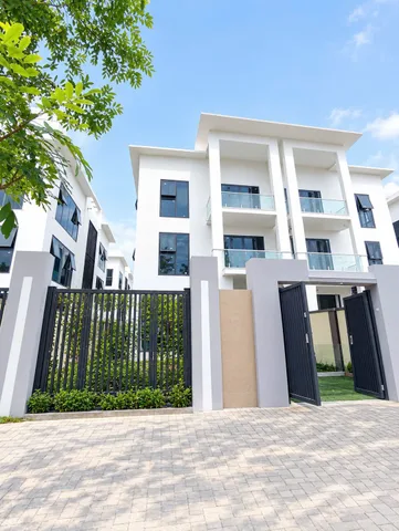 Cho thuê biệt thự Thanh Hà 240m2 x 3 tầng, đường 25m gần sân golf, giá 13 triệu/tháng