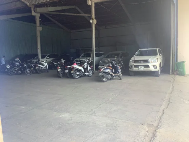 Cho thuê Kho Phan Thiết diện tích 800 m2 mặt tiền nhựa trong khu công nghiệp Phan 
Thiết