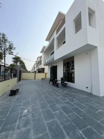 🔥 BIỆT THỰ LÔ GÓC 500M² – KHÔNG GIAN RỘNG, THANG MÁY, VỊ TRÍ ĐẸP!