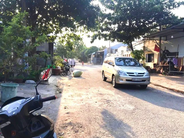 ĐẤT MẶT TIỀN VUÔNG VỨC – QUỸ ĐẤT RỘNG – ĐÓN NHỊP PHÁT TRIỂN HẠ TẦNG TẠI - PHƯỜNG TÂN ĐÔNG HIỆP. DĨ AN , HCM . (DT 300M2 - NGANG 10M)