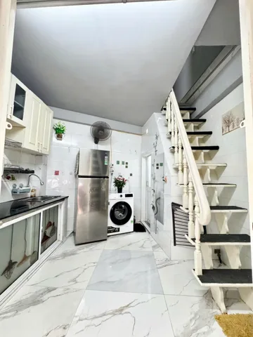50/28 Trần Khắc Chân 11 3 3,1/4,18 3 2.5tỷ Quận 1