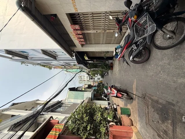 Bán nhà phố 297/16a Lạc Long Quân, P. 3, Quận 11