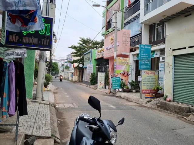 Bán nhà phố 32 Nguyễn Duy Cung, P. 12, Quận Gò Vấp