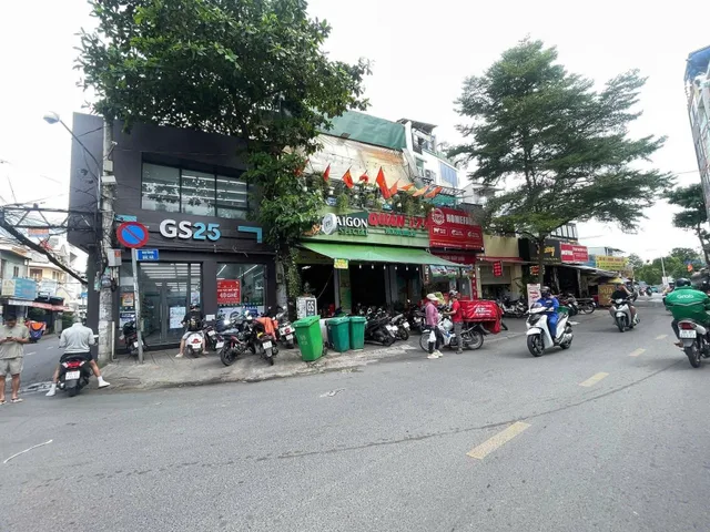 Bán nhà phố 35/2-4 Đồng Nai, P. 15, Quận 10