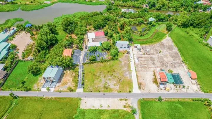 Bán Đất 93.5 m2 thổ cư giá 1.05 tỷ tại Đường Trương Định Thị trấn Cần Đước Huyện Cần Đước Long An