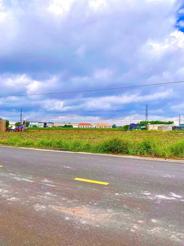 GIA ĐÌNH CẦN XOAY VỐN KINH DOANH BÁN GẤP 450M² NGAY KCN, GẦN CHỢ, MT ĐƯỜNG 24M