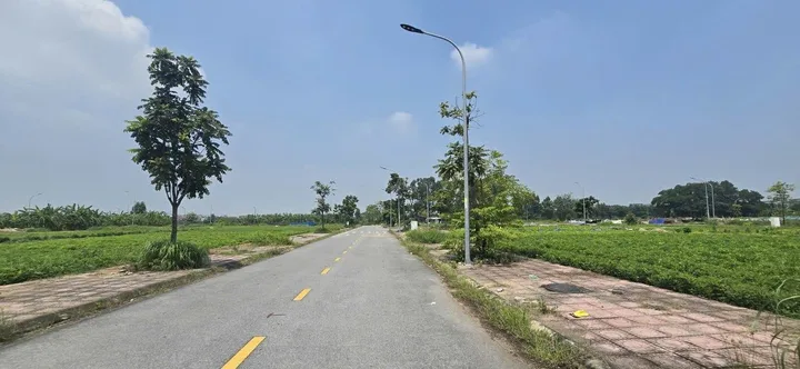 ⛳Bán Lô Cl2 Dự Án Mẫn Xá, Long Châu Nhìn, Gần KCN Yên Phong, Mt 5m Dt 90m2 Giá 2.35 Tỷ lh e Điệp 0395777369