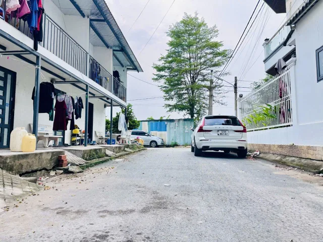 Nhà gần nhà Nghệ Sỹ Quyền Linh  - 4 phòng ngủ master cực kỳ rộng - Xây dựng 4 tầng có sân thượng rộng - 5,6M x 15M - 10,2 tỷ - 1545 đường Lê Văn Lương - Nhà Bè - liên hệ 0919089456