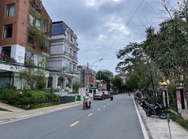 Cực hiếm mặt tiền đường Huỳnh Thúc Kháng . Con đường lõi trung tâm Đà Lạt yên tĩnh xanh mát đậm chất thơ