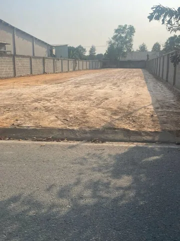 Cần ra gấp 300m2 kế bên chợ và khu công nghiệp Bàu Bàng. Mặt tiền đường nhựa 12m điện nước đầy đủ thích hợp cho chị kinh doanh buôn bán! Do chủ kẹt banh tháng này nên liên hệ sớm sẽ được giá ưu đãi