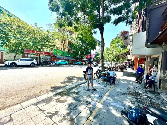 Tòa nhà văn phòng mặt phố Trần Đại Nghĩa, 85m2, 8t, mt 4.5m, giá chào 52 tỷ.