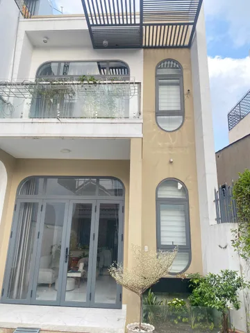 Bán Nhà riêng 93.8m2 thổ cư giá 5.7 tỷ tại Đường Tân Thới Nhất 01 Phường Tân Thới Nhất Quận 12 TP. Hồ Chí Minh
