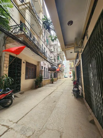 Phố Hoàng Hoa Thám nhà dân xây, Dt 65m2, 4t, mt 5.2m, giá 13.5 tỷ.