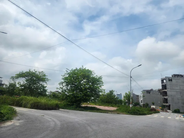 🌻Bán Lô Góc Nhìn Vườn Hoa Cao Đức, Vạn An, Mt 8m Dt 107m2 Giá 13 Tỷ lh mr Điệp 0395777369