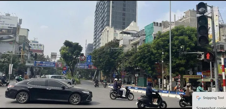 Cho thuê thuê nhà mới xây nguyên căn mặt phố Giảng Võ, Hà Nội