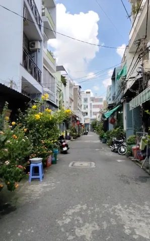 Chợ Lê Văn Quới - hẻm xe hơi quay đầu 7 m - 40m2 - bncol rộng rãi