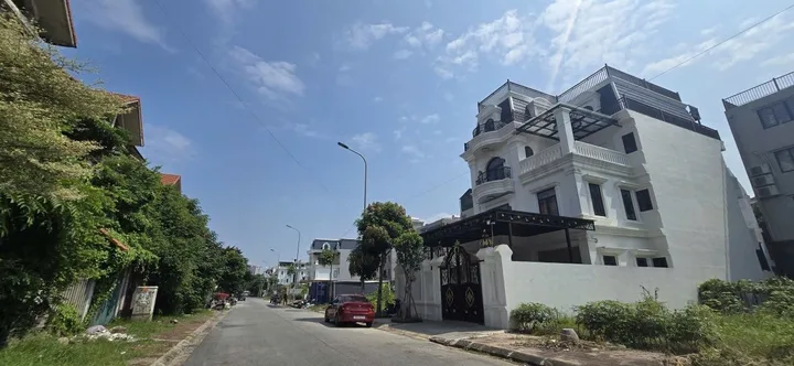 💥Bán Lô KDT Đại Dương, Làn 2 Hồ Văn Miếu, Đại Phúc Mt 10.2m Dt 234m2 Giá 25.6 Tỷ lh e Điệp 0395777369