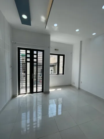 KẾ ĐƯỜNG SỐ 5 33M2 3 TẦNG 3PN HẺM THÔNG GẦN XE TẢI 3.95 TỶ