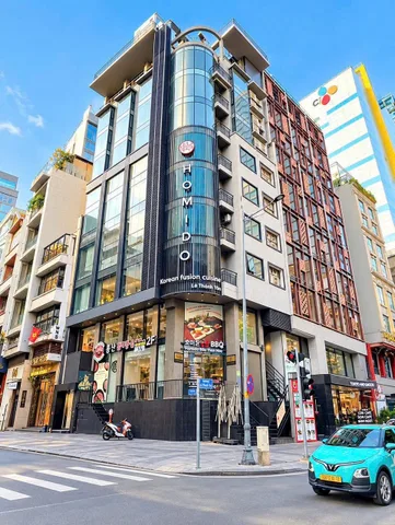 🌟 QUẬN 1 – TÒA NHÀ GÓC 2 MT 12 LÊ THÁNH TÔN – 10x16M, NỞ HẬU 11.7M – HẦM + 10 TẦNG – 1.300M² SÀN – GIÁ 350 TỶ!