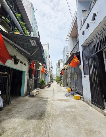 Lê Văn Quới- Nhà xinh vuông vức 40m2 - 4 Đ x - đầy đủ công năng