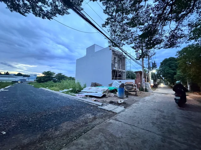 Bán cặp đất thổ cư gần Go Tân Hiệp, 8x20m, lô góc 2 mặt tiền, sổ hồng, 1tỷx/lô