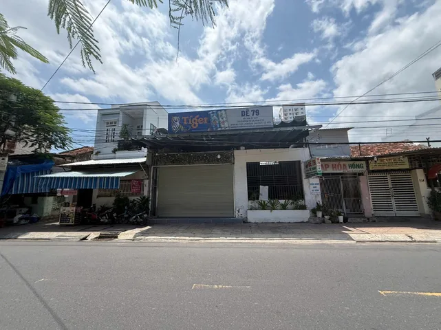 BÁN ĐẤT CẠNH BIỂN NHA TRANG - PHƯỜNG BẮC - MẶT TIỀN 9 mét - ĐƯỜNG 16 mét 
Diện tích: 191m2, Đất ODT 100%. Giá 90tr/m2.