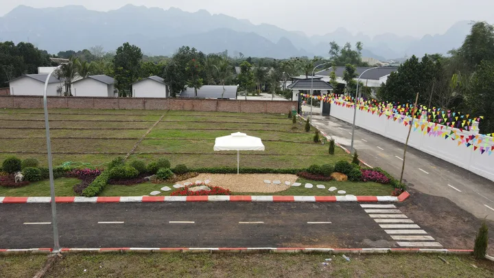 Bán Đất 92m2 giá 380 triệu trước cổng resost nghỉ dưỡng