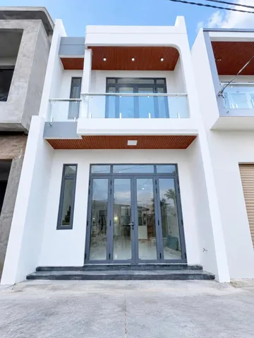 CHÍNH CHỦ CẦN BÁN LẠI NHÀ LẦU SÁT MẶT TIỀN HƯƠNG LỘ 15